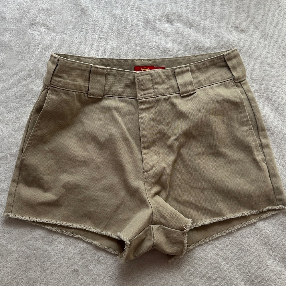 Tan women's dickies shorts